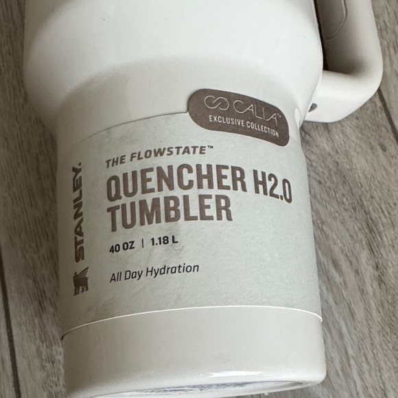 Stanley / Calia exclusive Cream Tumbler with Handle and Straw - Picture 3 of 7